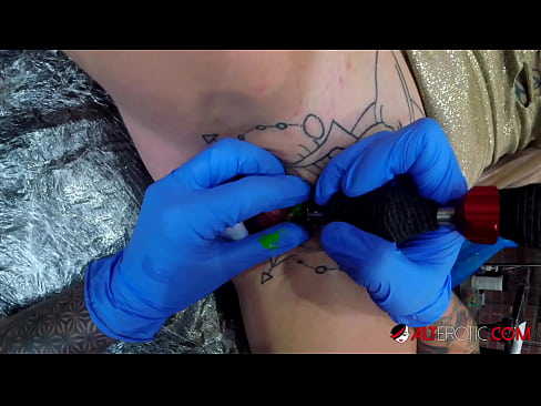 ❤️ tattooed ທີ່ສຸດ Hottie Sully Savage ໄດ້ຮັບ tattoo ສຸດ clitoris ຂອງນາງ ☑ ການຮ່ວມເພດມີຄຸນນະພາບ ຢູ່ທີ່ພວກເຮົາ lo.filmepornonline.ru% ❌️❤